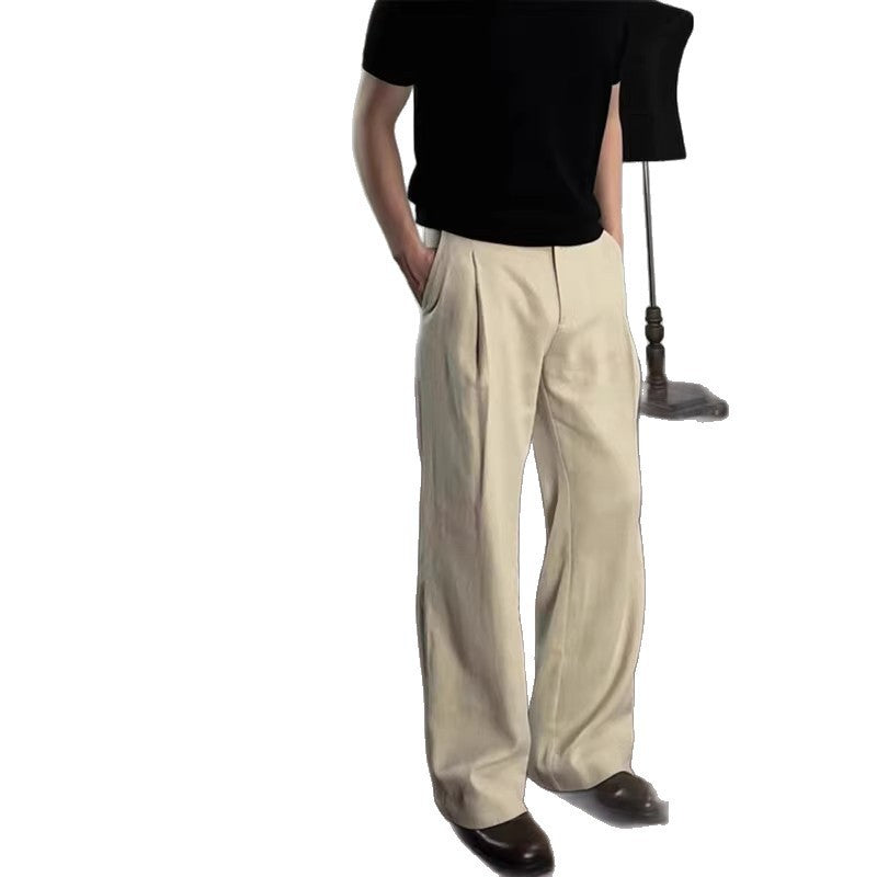 Men's trousers with a draped, premium feel